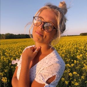 Meet your Posher, Caroline